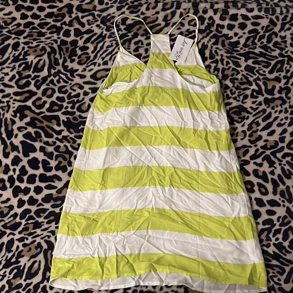 Green and white swimsuit cover up - Picture 2 of 4